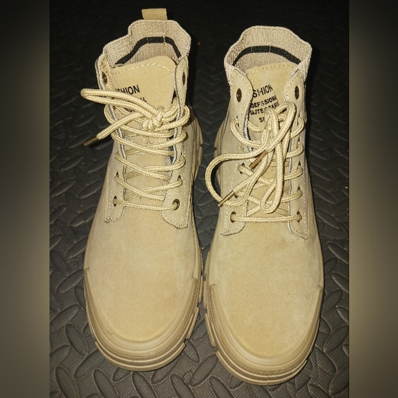 Men Fashion beige lace up Combat boots sneakers - Picture 2 of 10